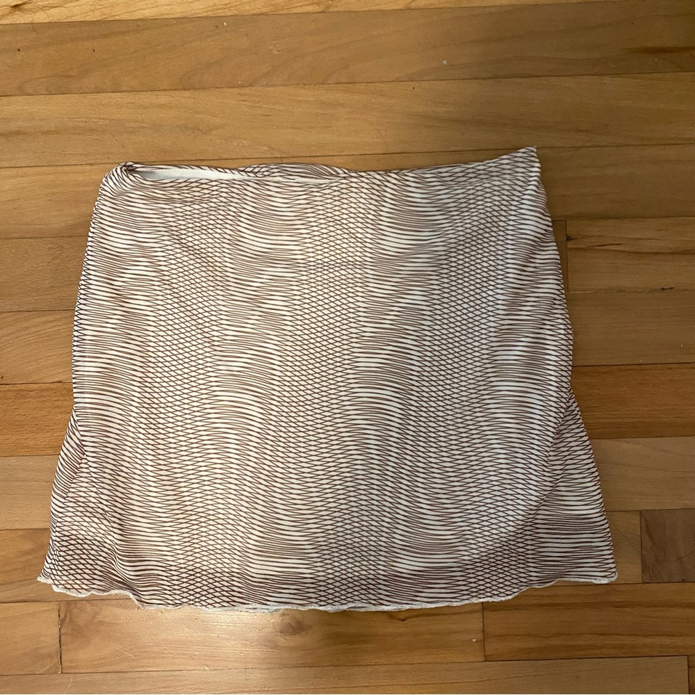 Patterned Mini Skirt - Picture 2 of 3